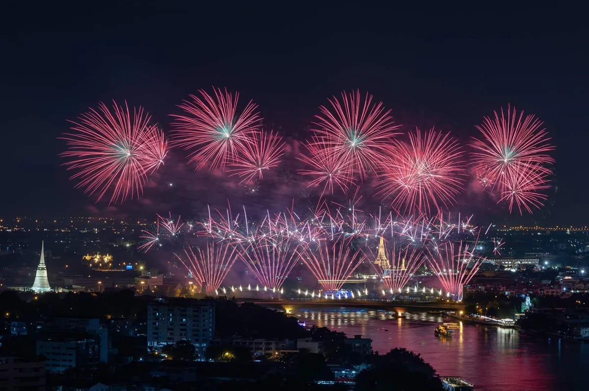  Vijit Chao Phraya 2024 : Éblouissant spectacle lumineux à Bangkok !
