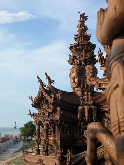 Sanctuaire de la Vérité en Thaïlande, architecture, symboles et informations utiles