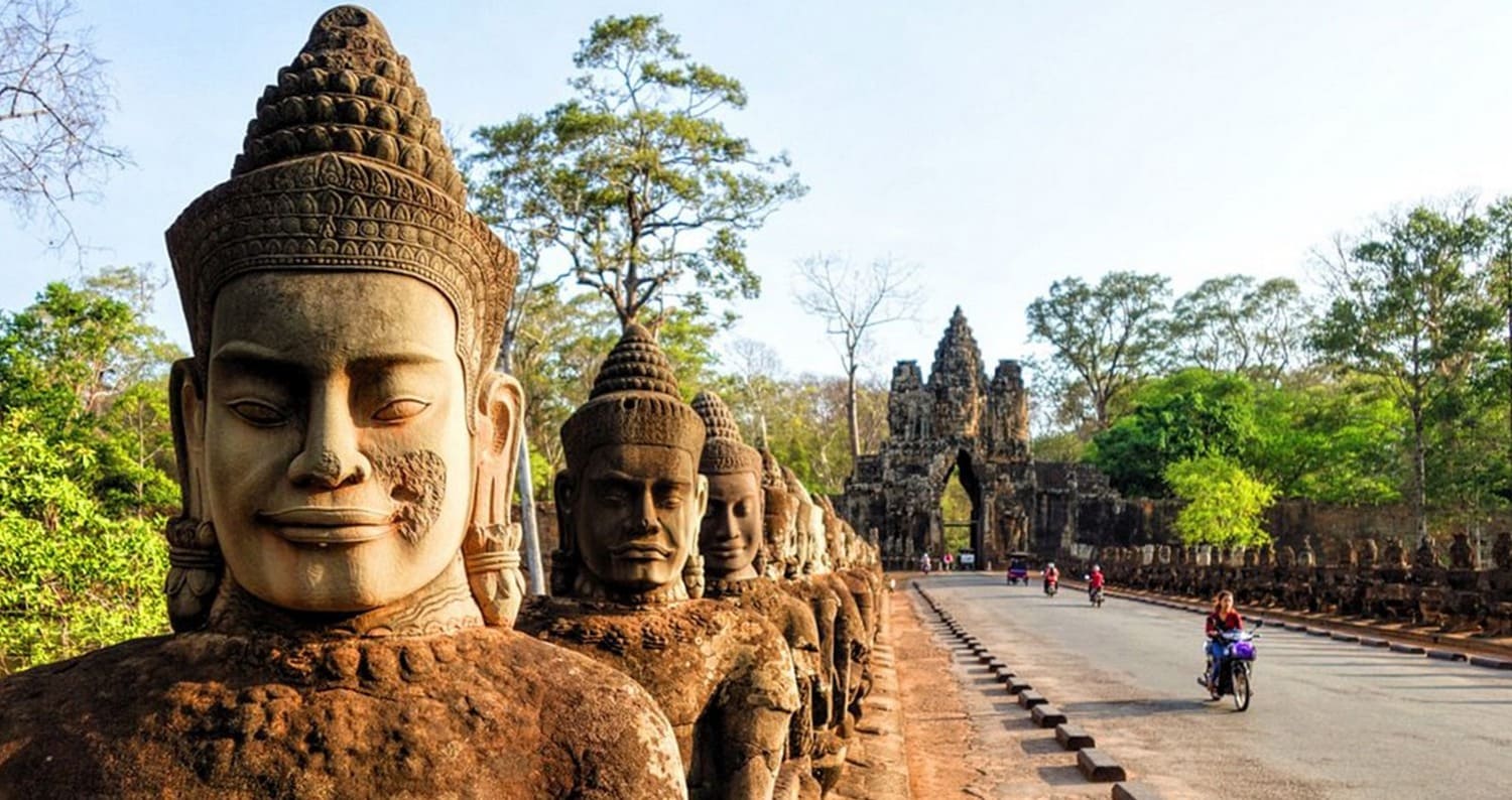 Bayon dAngkor : Les mystères du temple aux visages énigmatiques