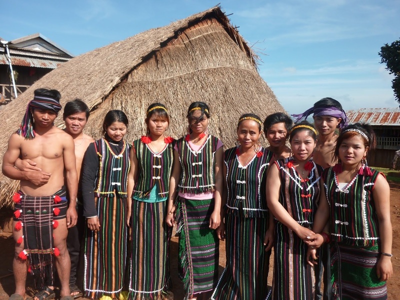 Rencontrer des familles ethniques Phnong