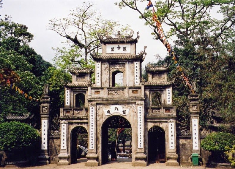 Pagode Thien Tru dans la complexe de la Pagode des Parfums en banlieue de Hanoi - David Ruiz Luna