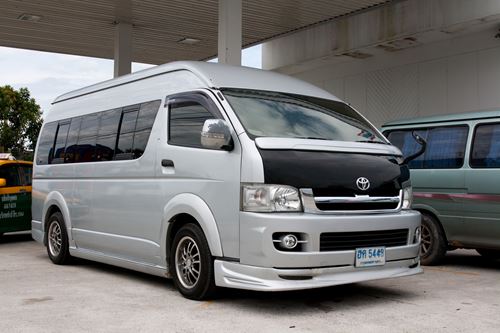 Minivan de 9 a 12 place