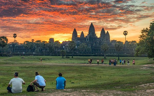 Voir le coucher du soleil sur le temple d'Angkor wat 3