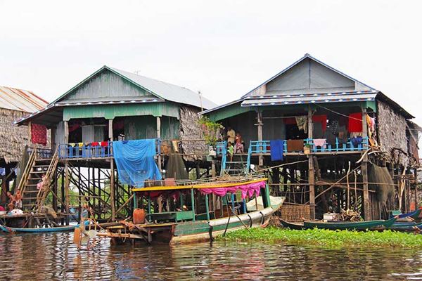 Un coin d'un village sur l'eau à Siem Reap  6