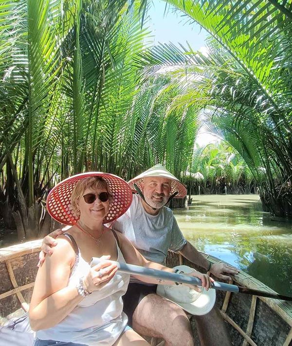 La balade en barque à l'ombre des cocotiers dans le delta du Mékong 5